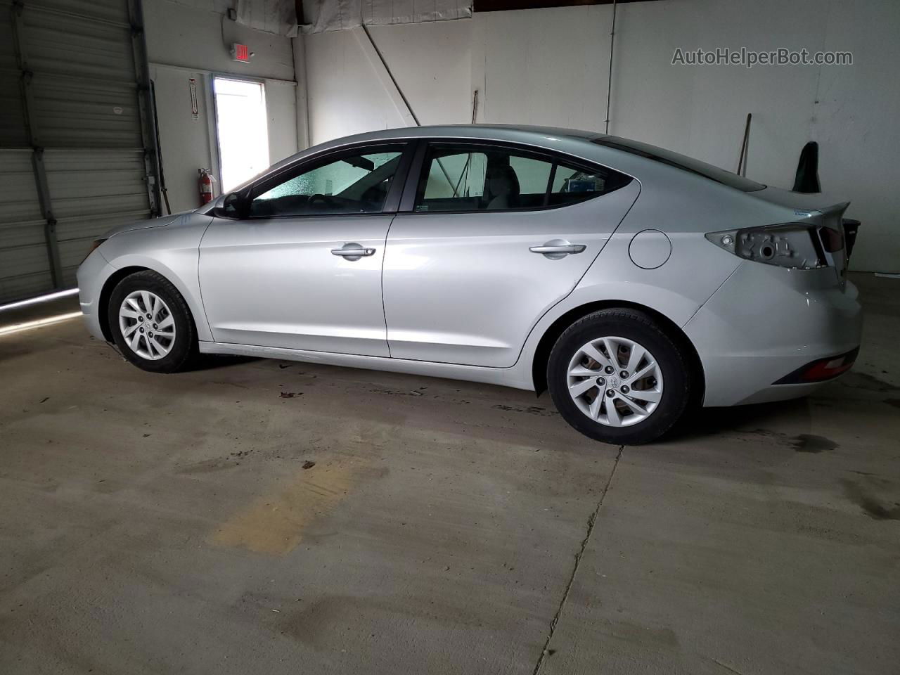 2019 Hyundai Elantra Se Silver vin: 5NPD74LF2KH469133