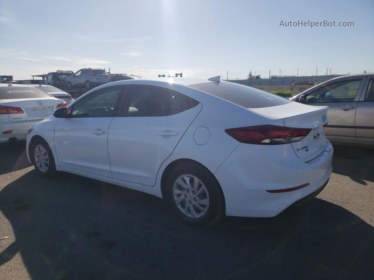 2017 Hyundai Elantra Se White vin: 5NPD74LF3HH153135