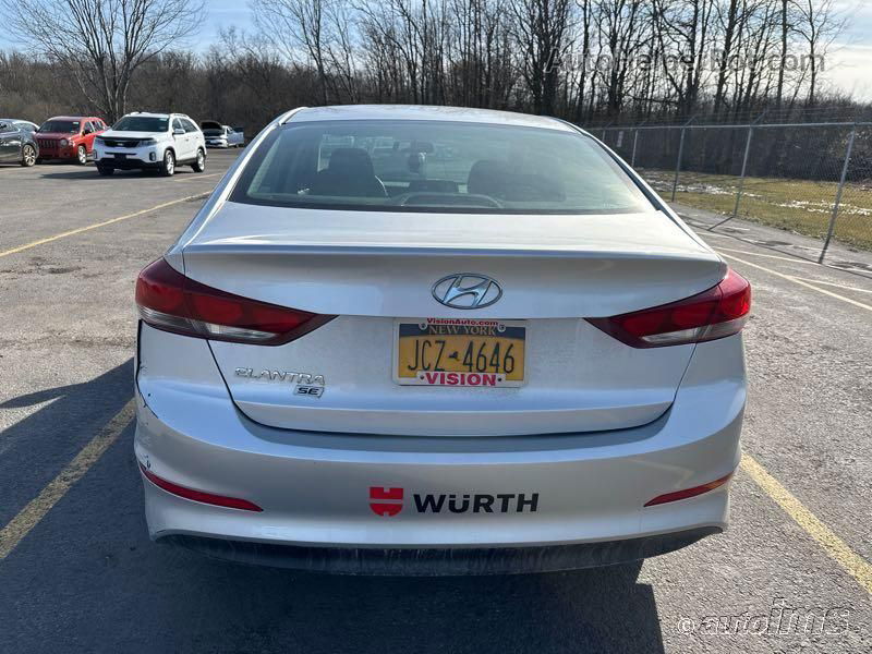 2018 Hyundai Elantra Se vin: 5NPD74LF3JH300527