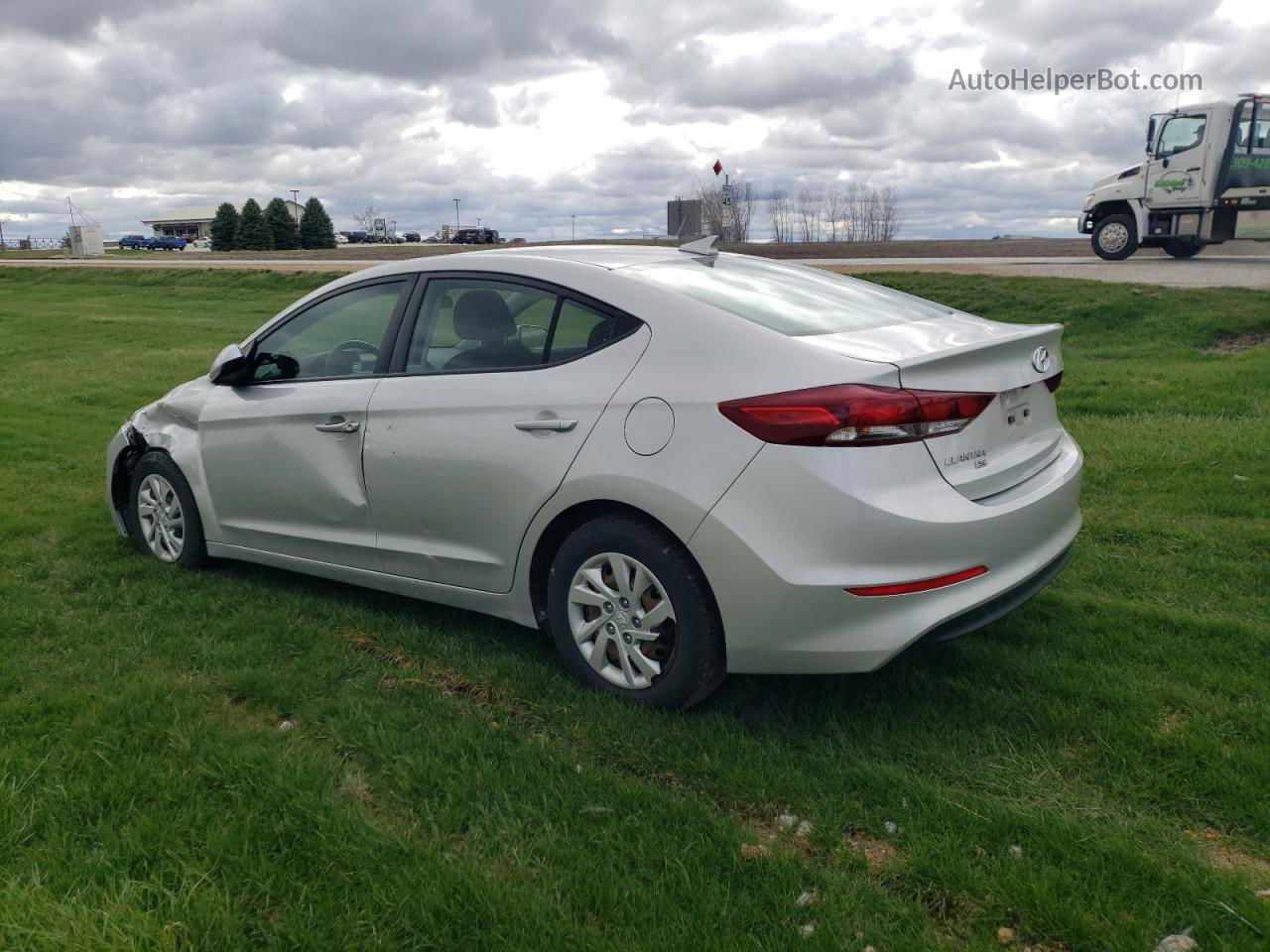 2018 Hyundai Elantra Se Silver vin: 5NPD74LF3JH383781