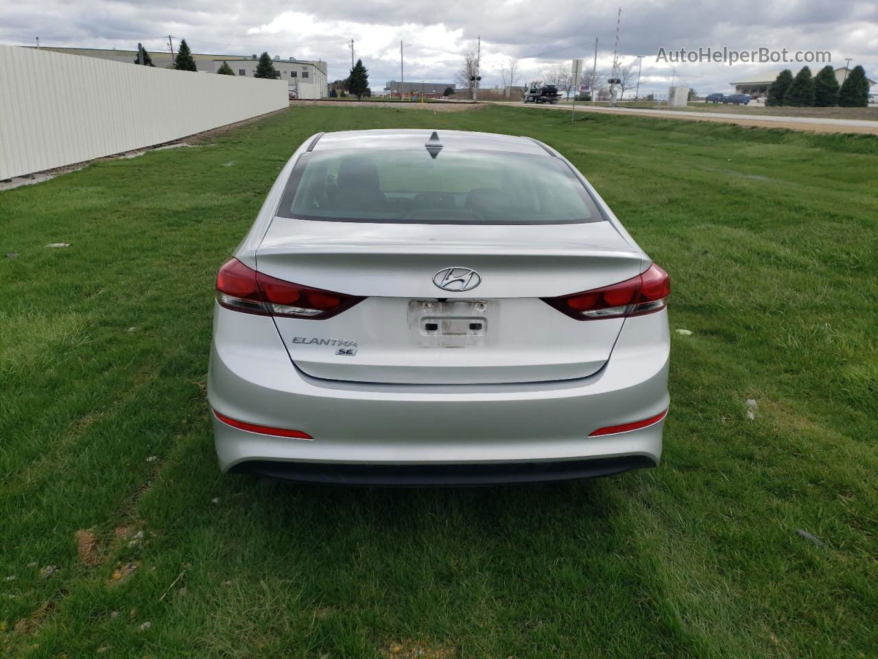 2018 Hyundai Elantra Se Silver vin: 5NPD74LF3JH383781