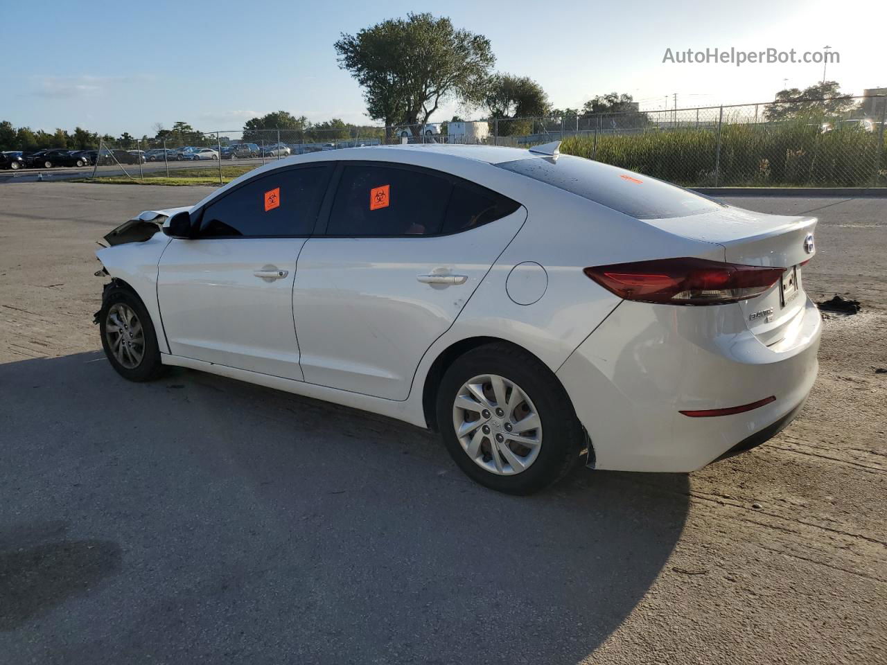 2017 Hyundai Elantra Se White vin: 5NPD74LF4HH165908