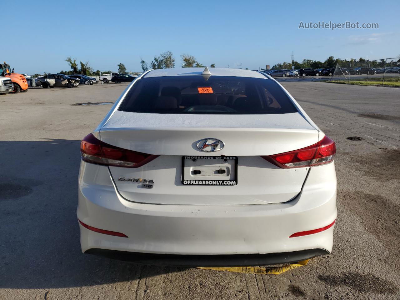 2017 Hyundai Elantra Se White vin: 5NPD74LF4HH165908