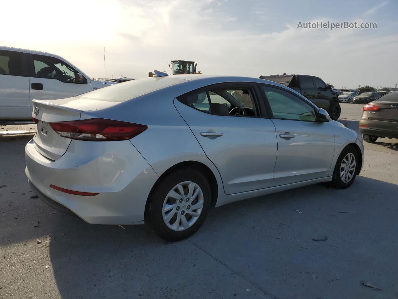 2017 Hyundai Elantra Se Серебряный vin: 5NPD74LF6HH165828