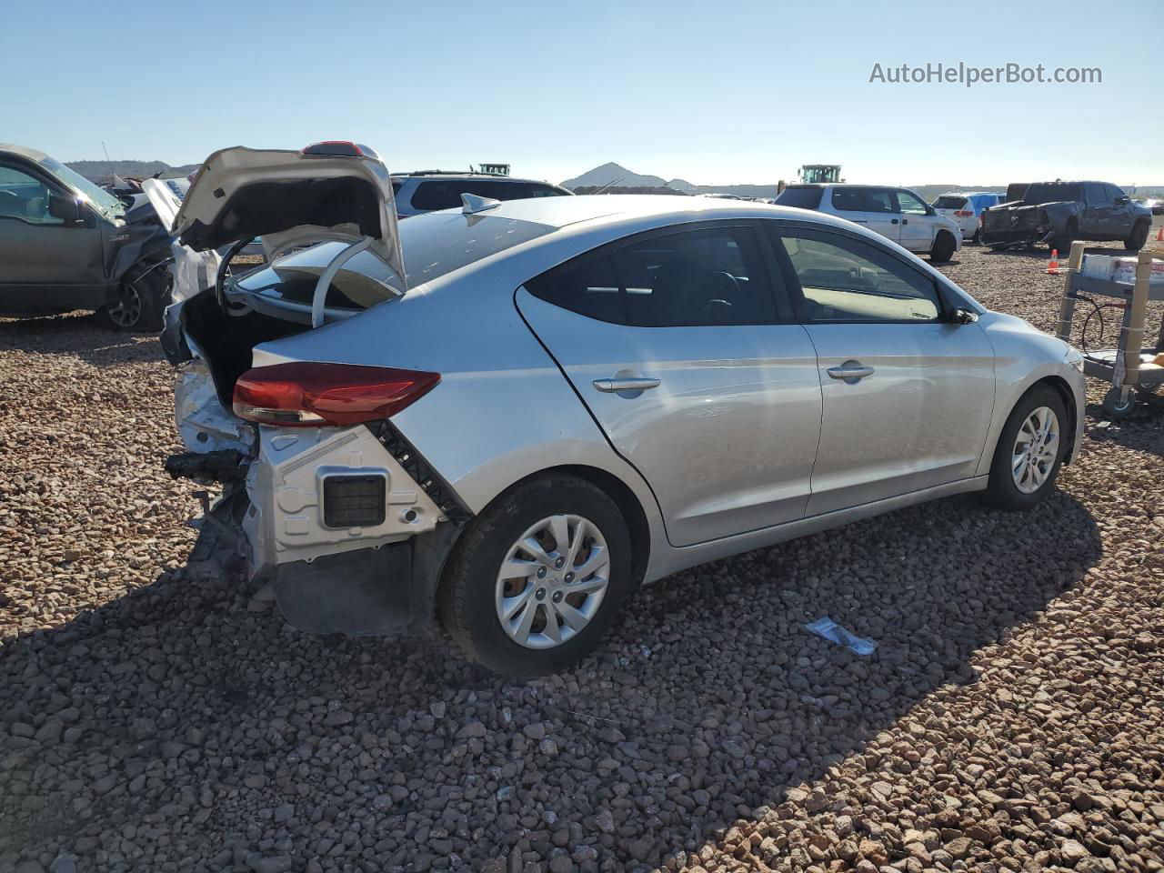 2017 Hyundai Elantra Se Silver vin: 5NPD74LF7HH090539