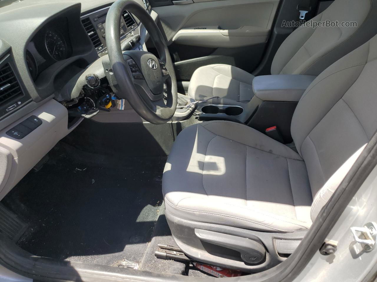 2018 Hyundai Elantra Se Silver vin: 5NPD74LF7JH340853