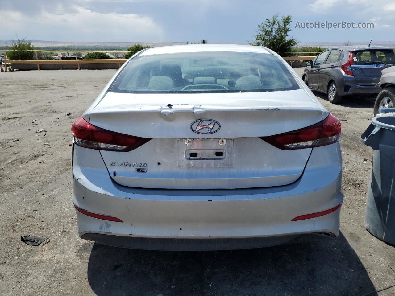 2018 Hyundai Elantra Se Silver vin: 5NPD74LF7JH340853