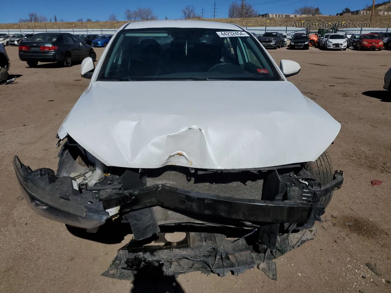 2018 Hyundai Elantra Se White vin: 5NPD74LFXJH383258