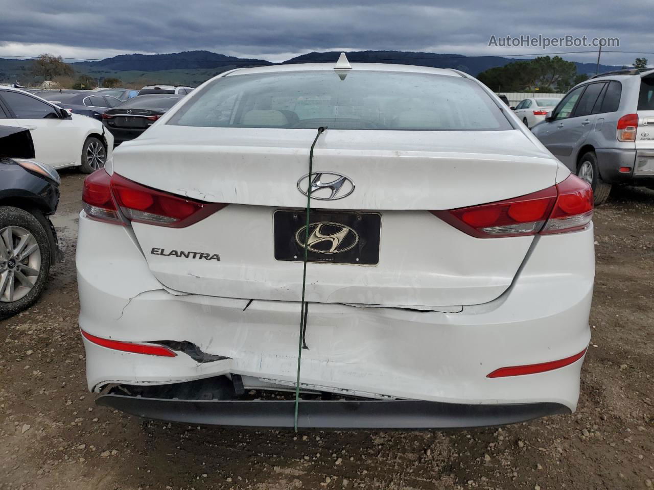 2017 Hyundai Elantra Se White vin: 5NPD84LF0HH122485