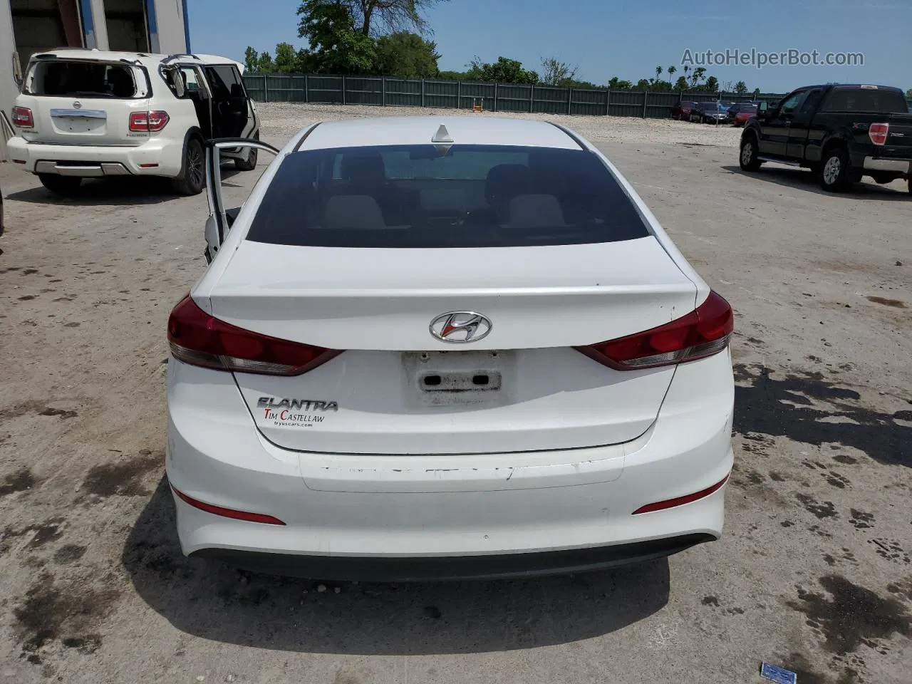 2017 Hyundai Elantra Se Белый vin: 5NPD84LF0HH210615