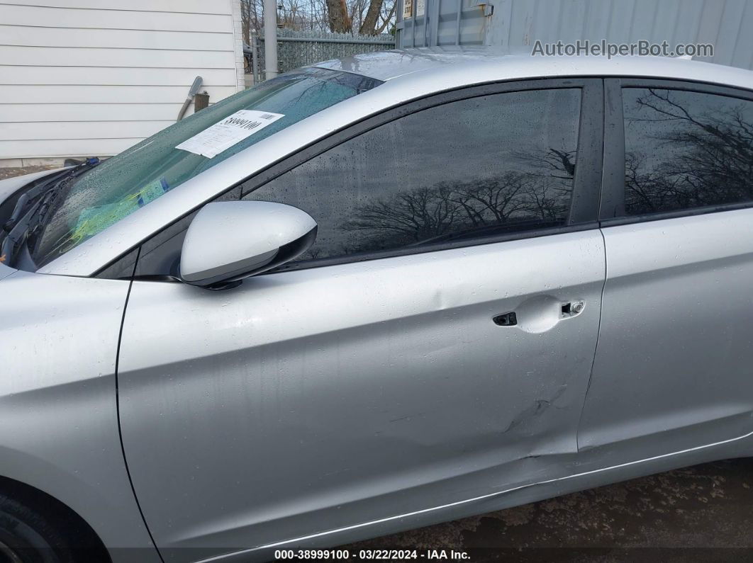 2018 Hyundai Elantra Sel Серебряный vin: 5NPD84LF1JH220317