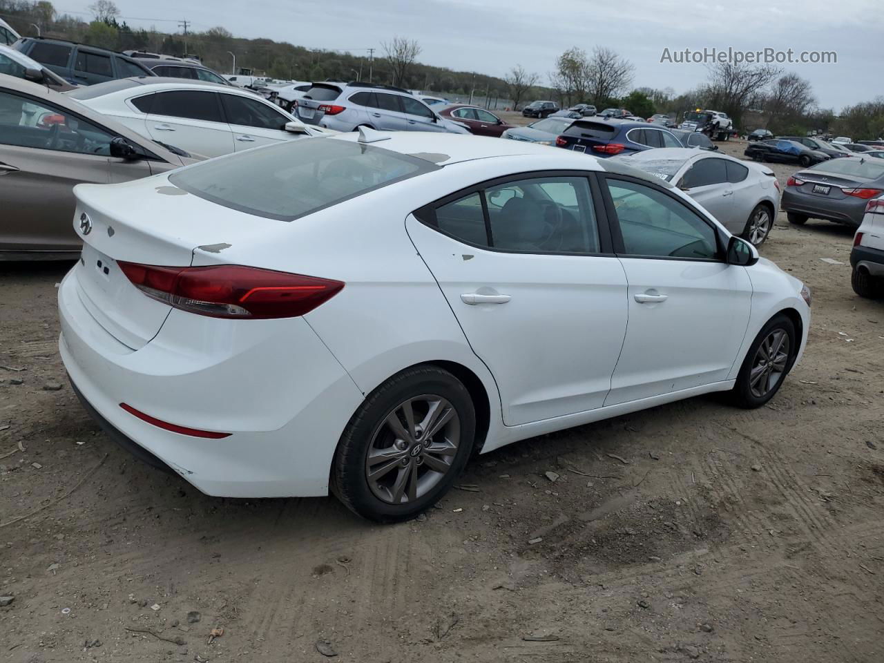 2017 Hyundai Elantra Se White vin: 5NPD84LF2HH040337