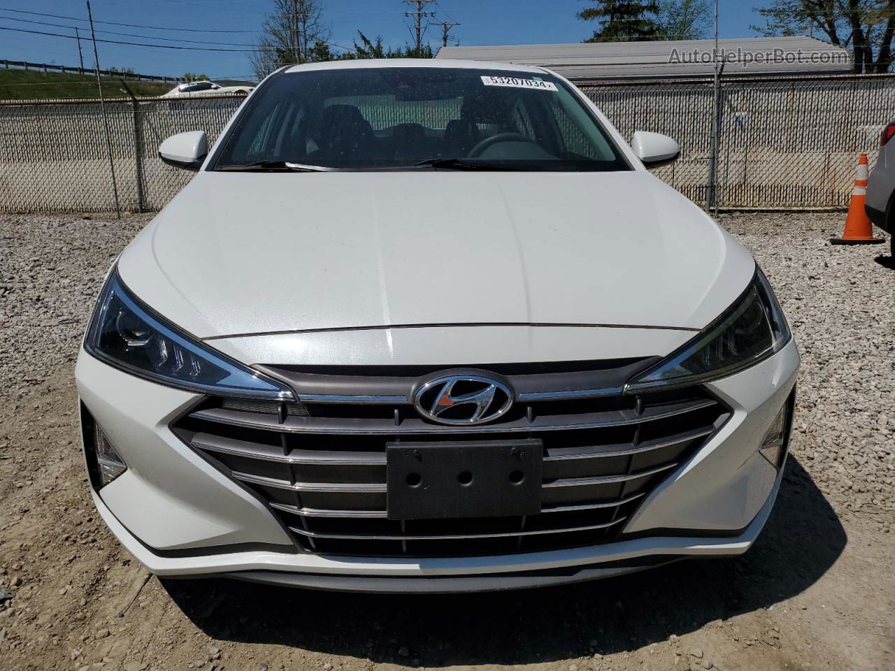 2019 Hyundai Elantra Sel Белый vin: 5NPD84LF2KH493641