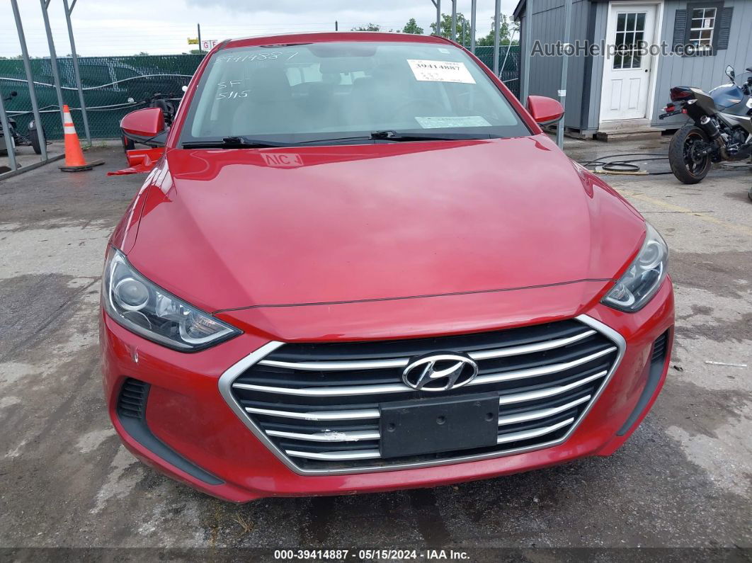 2017 Hyundai Elantra Se Red vin: 5NPD84LF3HH021568