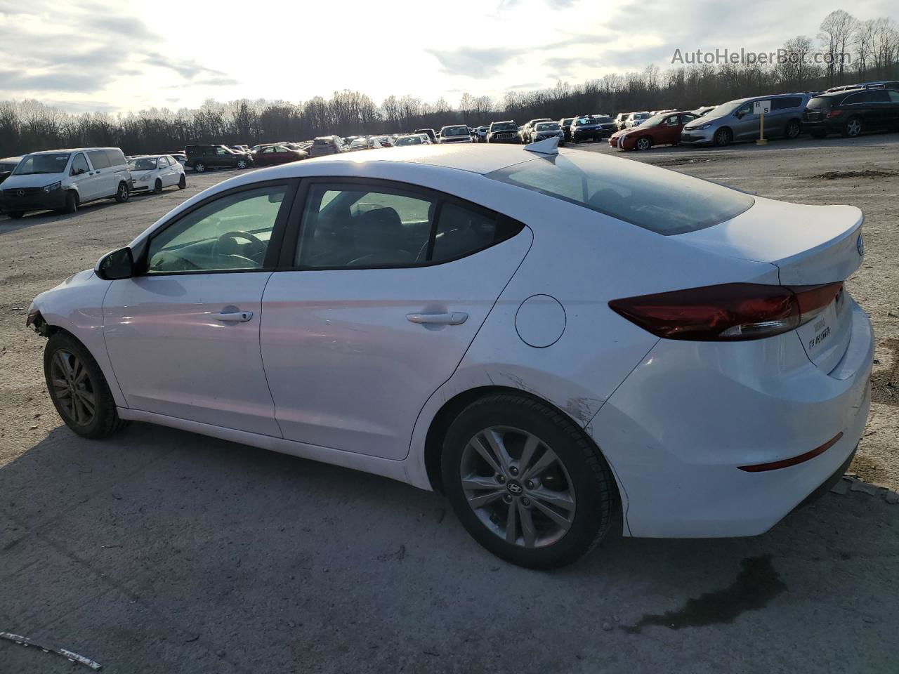 2017 Hyundai Elantra Se White vin: 5NPD84LF3HH049872