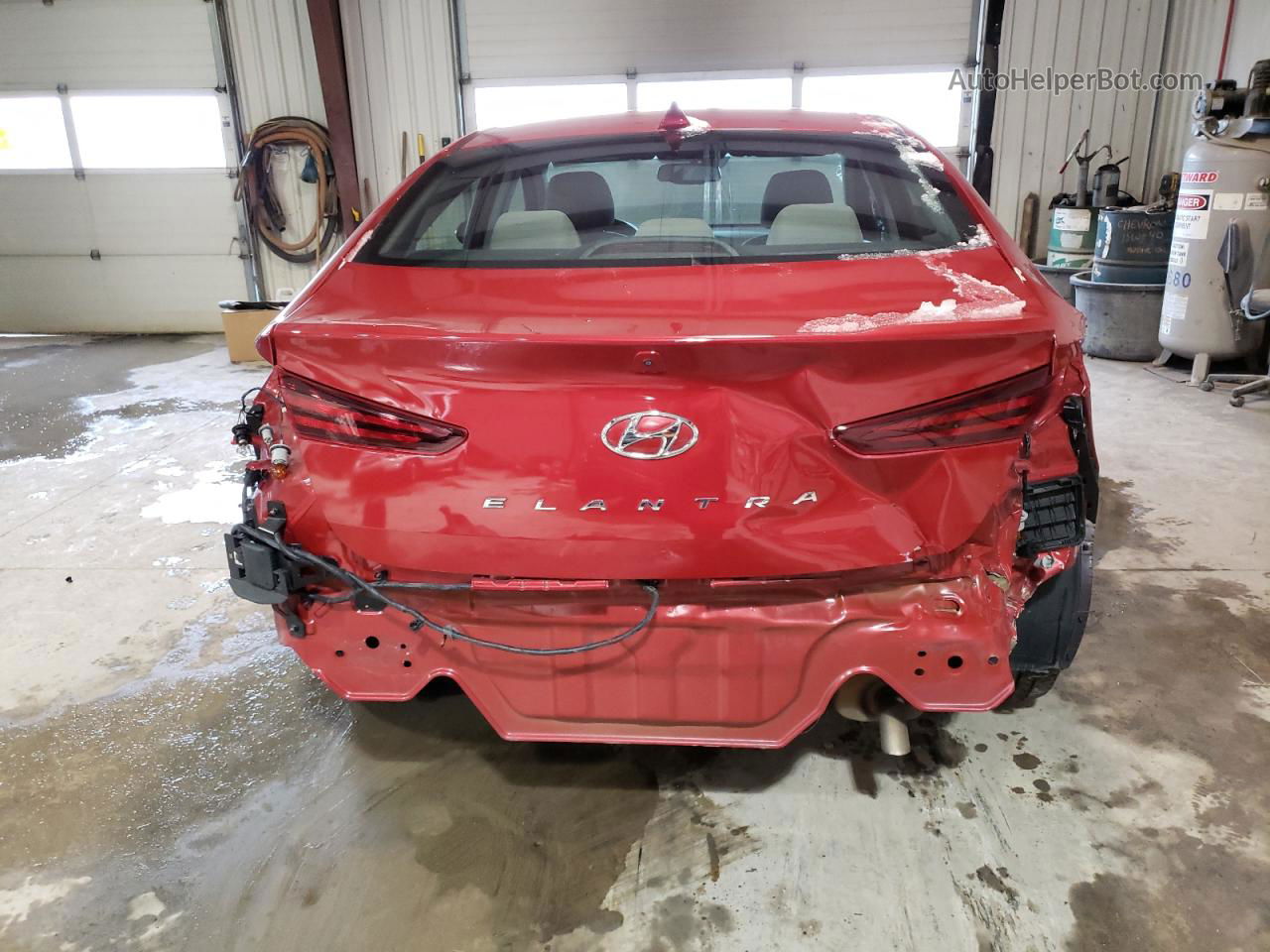 2019 Hyundai Elantra Sel Red vin: 5NPD84LF3KH426272