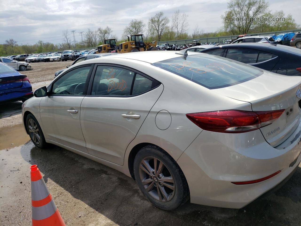 2017 Hyundai Elantra Se Beige vin: 5NPD84LF5HH002911