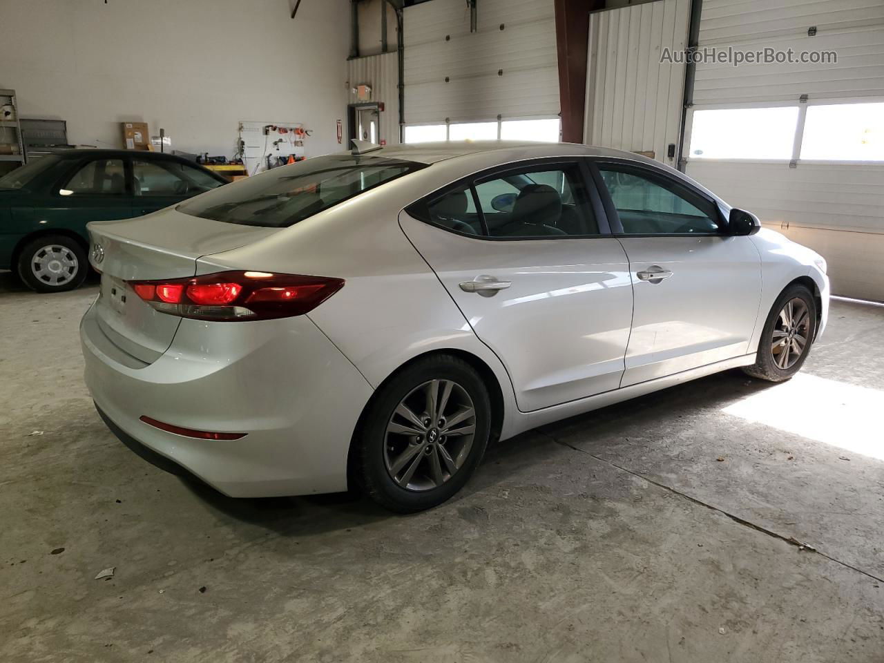 2017 Hyundai Elantra Se Silver vin: 5NPD84LF5HH075437