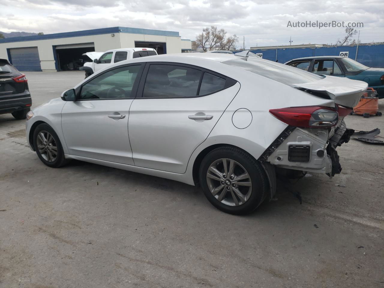 2017 Hyundai Elantra Se Silver vin: 5NPD84LF5HH082677