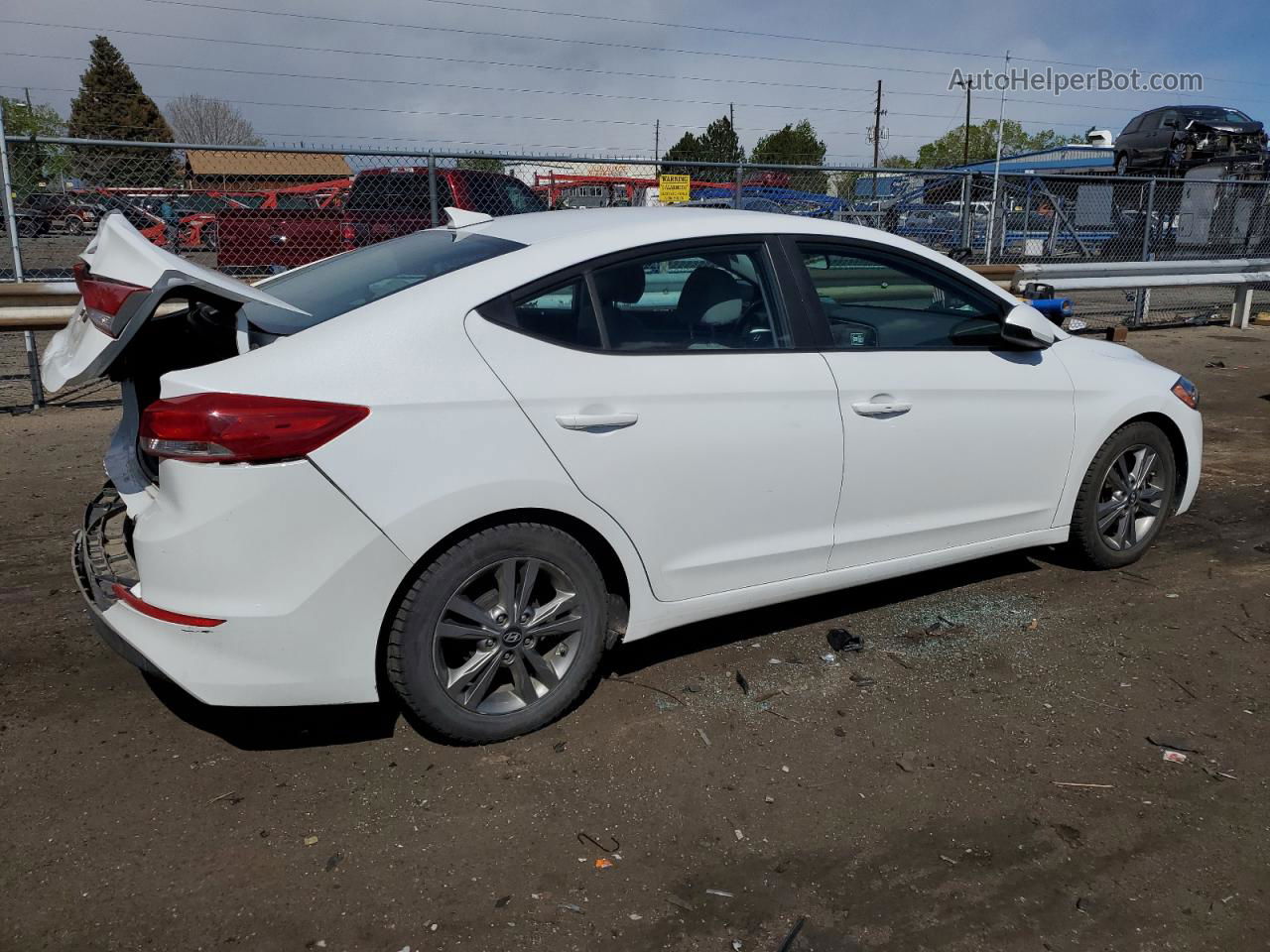 2017 Hyundai Elantra Se White vin: 5NPD84LF5HH190412