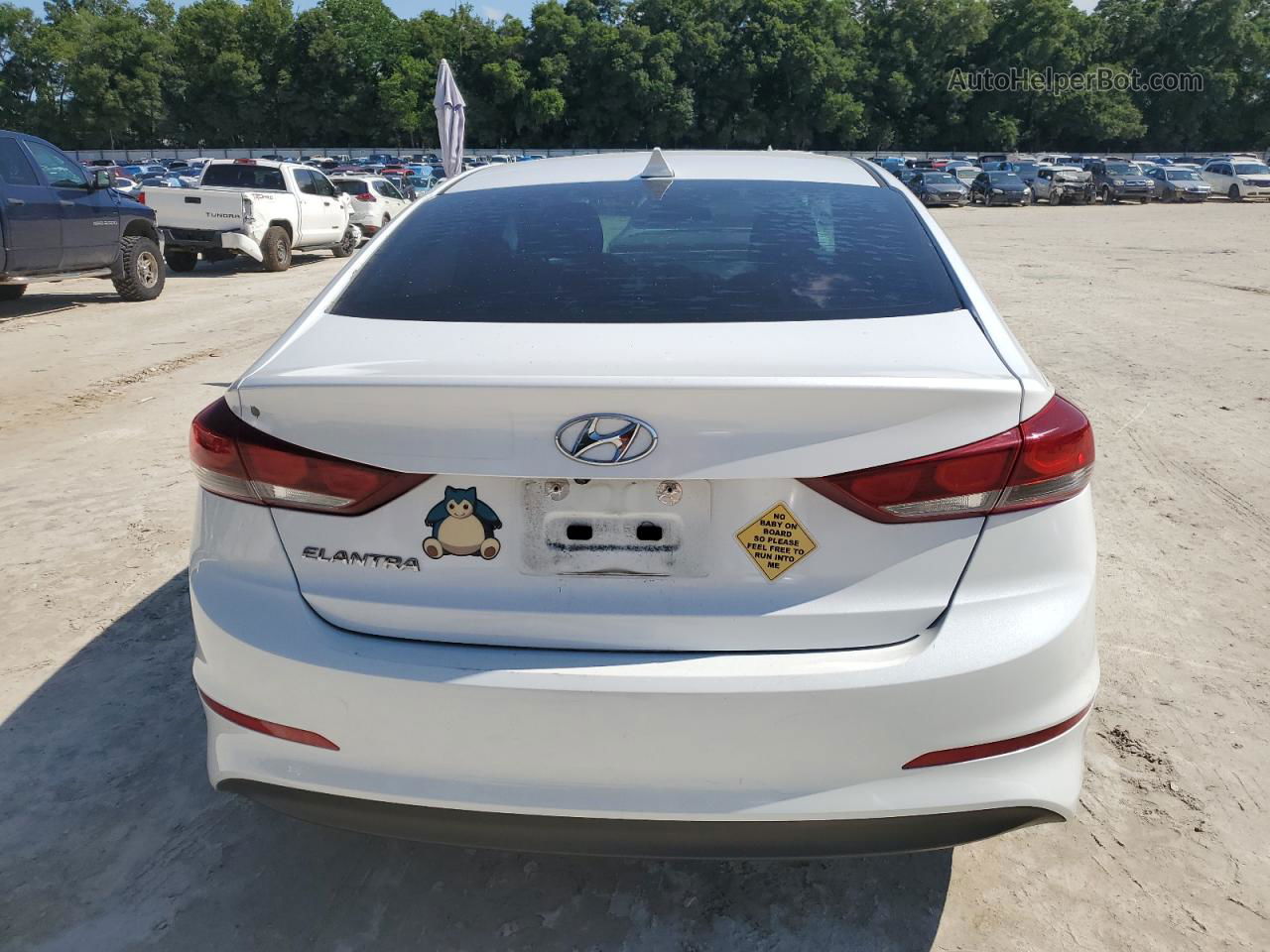 2018 Hyundai Elantra Sel Белый vin: 5NPD84LF5JH250422