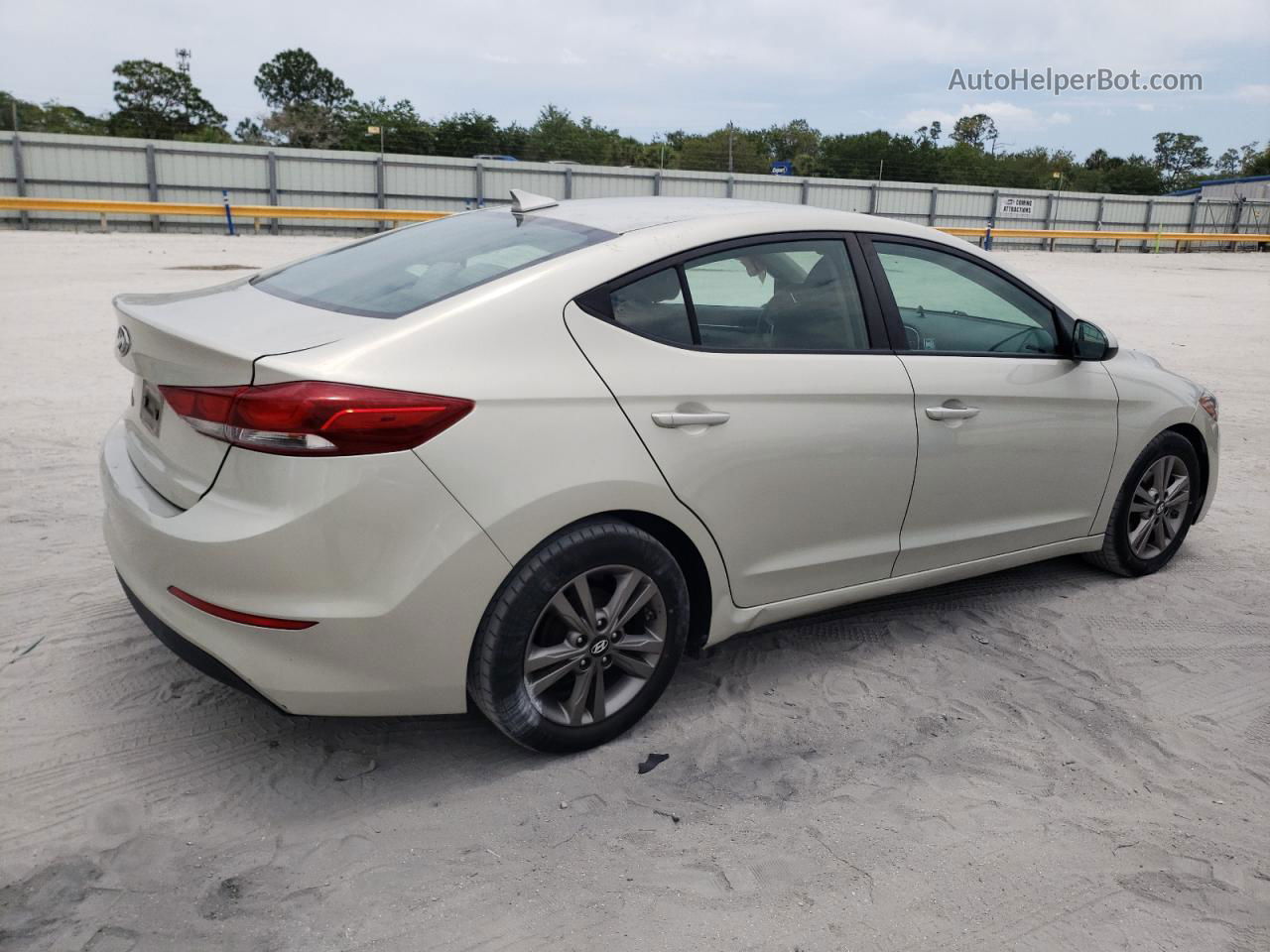 2017 Hyundai Elantra Se Beige vin: 5NPD84LF6HH118442