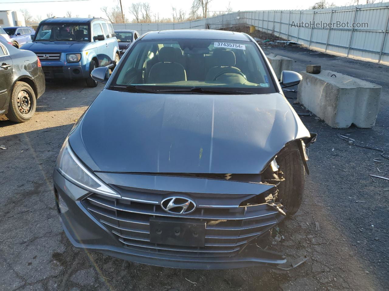 2019 Hyundai Elantra Sel Silver vin: 5NPD84LF6KH450890