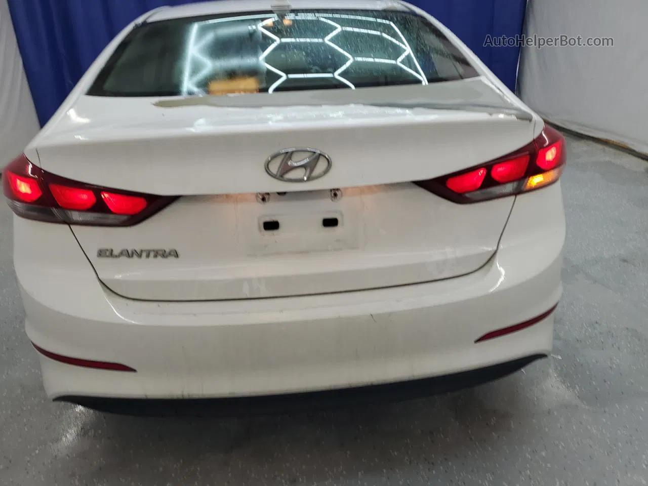 2017 Hyundai Elantra Se White vin: 5NPD84LF7HH095110