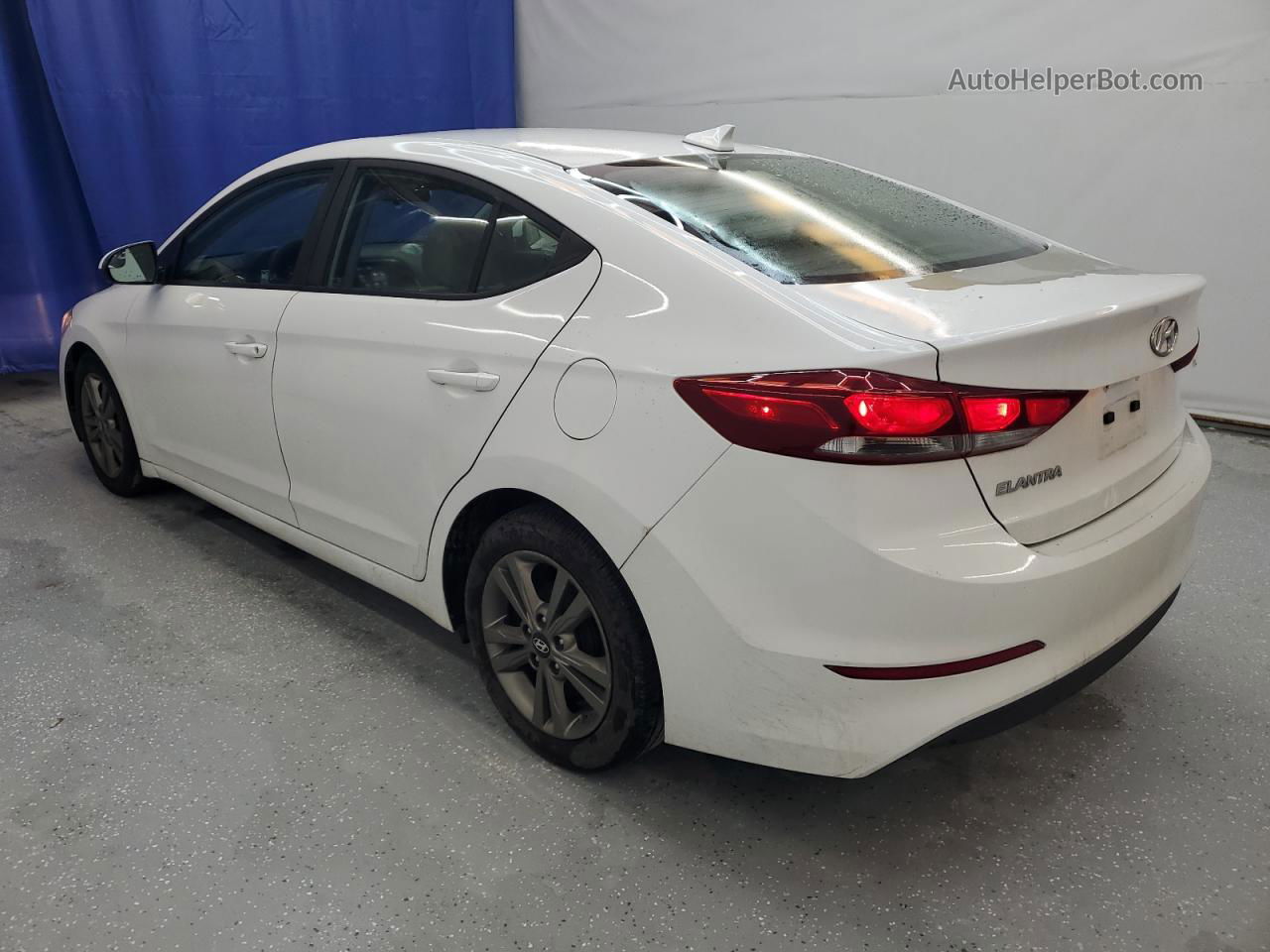 2017 Hyundai Elantra Se White vin: 5NPD84LF7HH095110