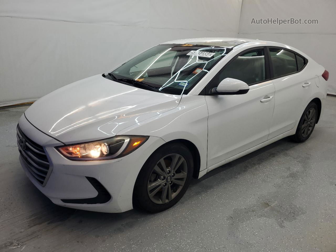 2017 Hyundai Elantra Se White vin: 5NPD84LF7HH095110