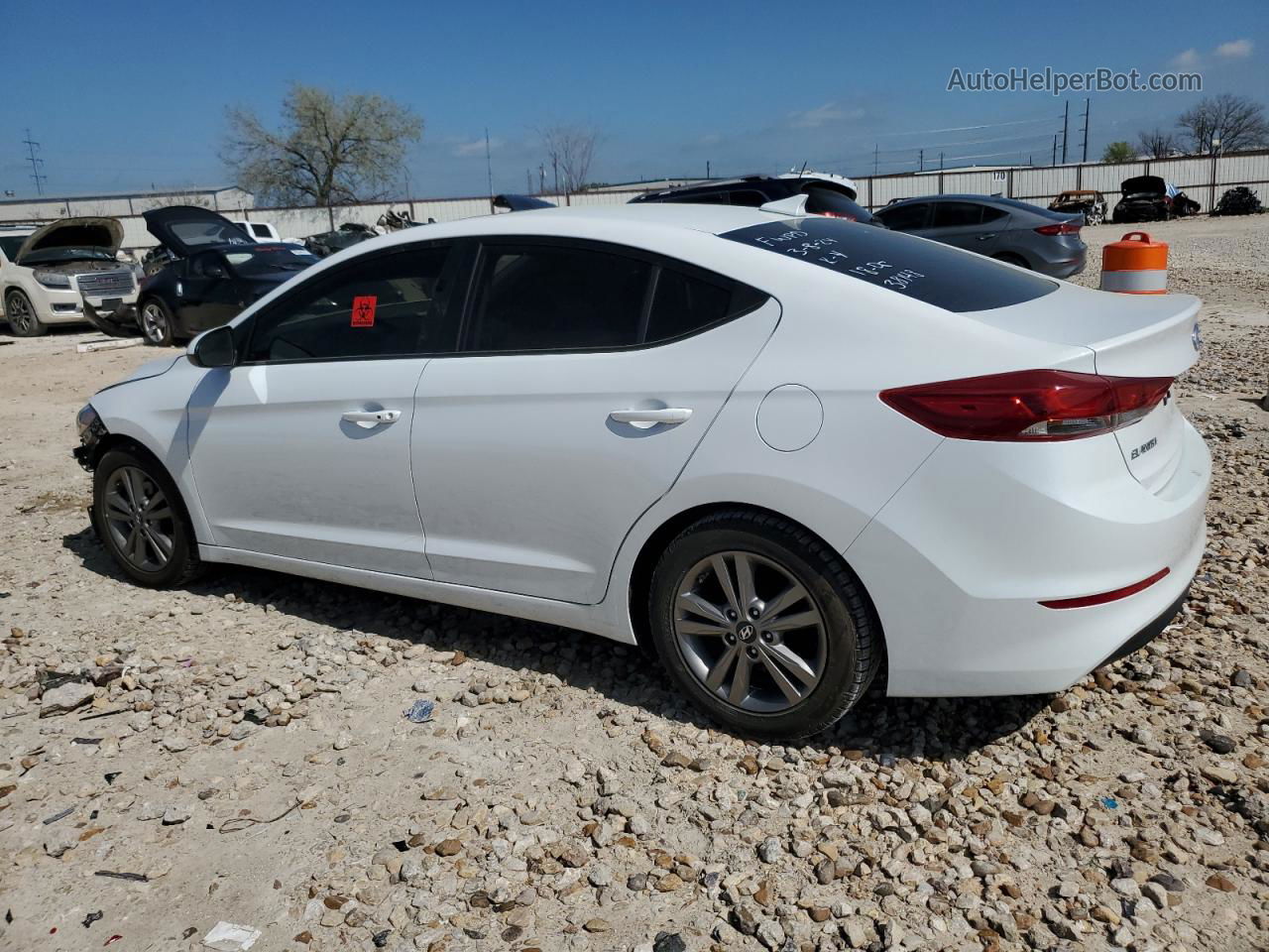 2017 Hyundai Elantra Se White vin: 5NPD84LF7HH135475