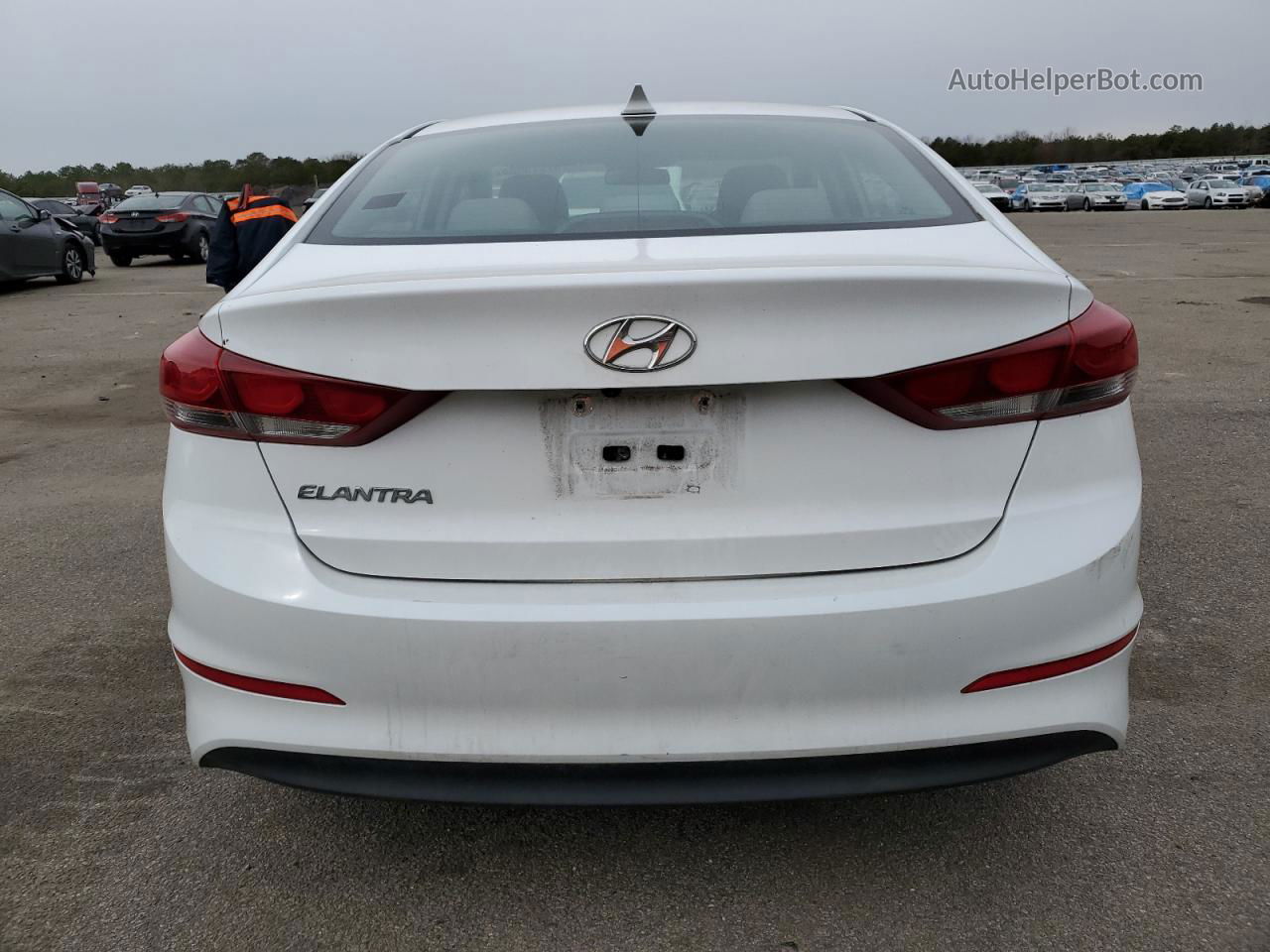 2017 Hyundai Elantra Se White vin: 5NPD84LF8HH097657