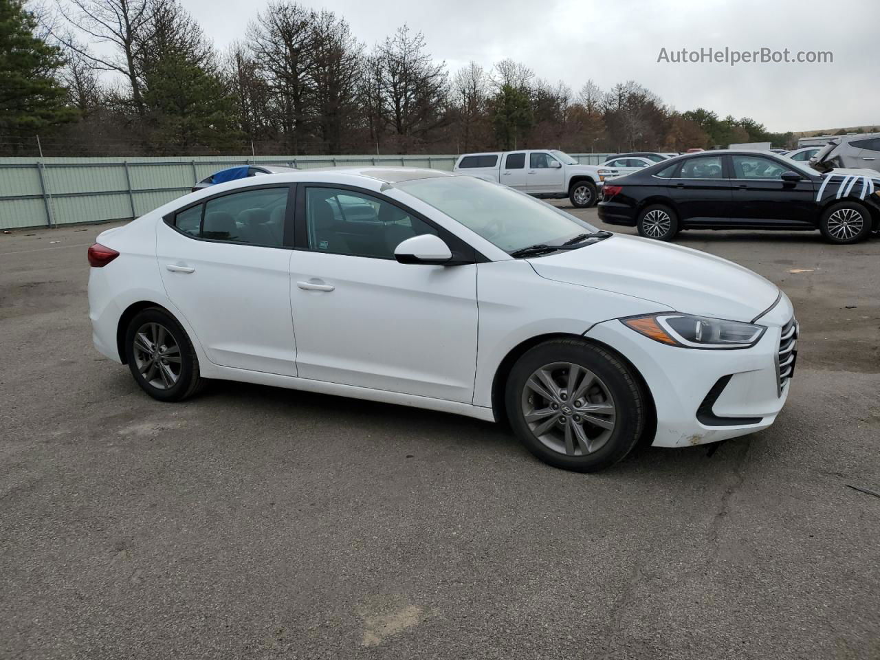 2017 Hyundai Elantra Se White vin: 5NPD84LF8HH097657