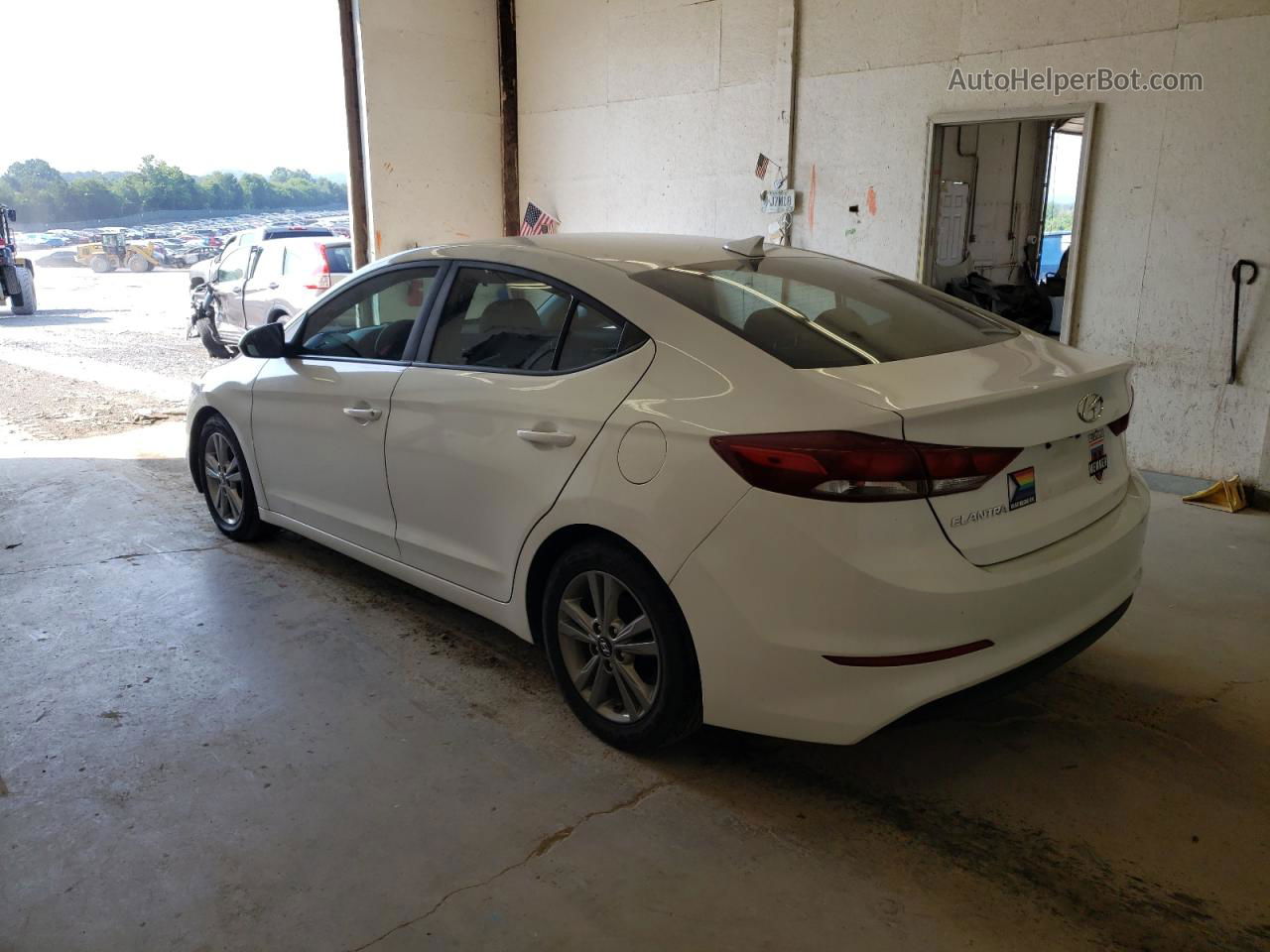 2017 Hyundai Elantra Se White vin: 5NPD84LF8HH188086