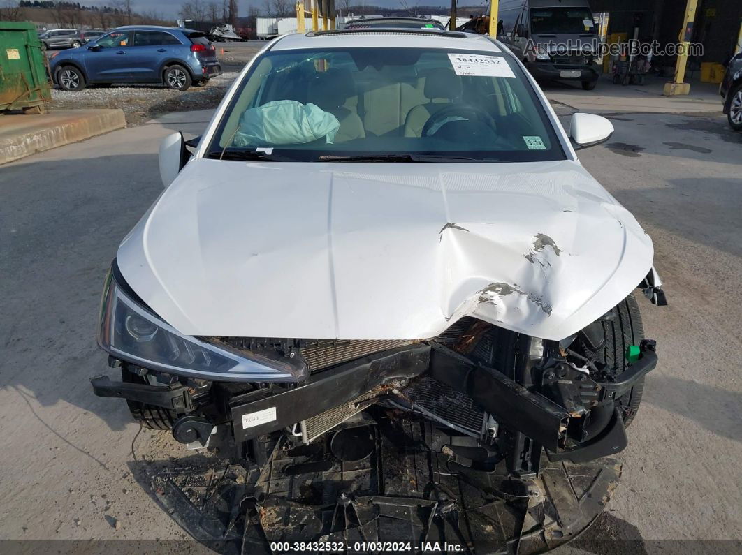 2019 Hyundai Elantra Value Edition White vin: 5NPD84LF8KH455413