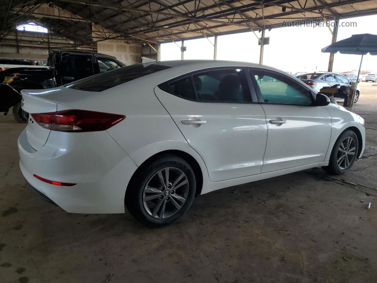 2017 Hyundai Elantra Se White vin: 5NPD84LF9HH001518