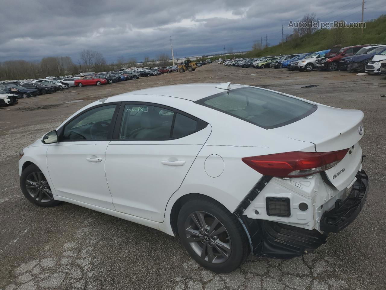 2017 Hyundai Elantra Se White vin: 5NPD84LF9HH007528