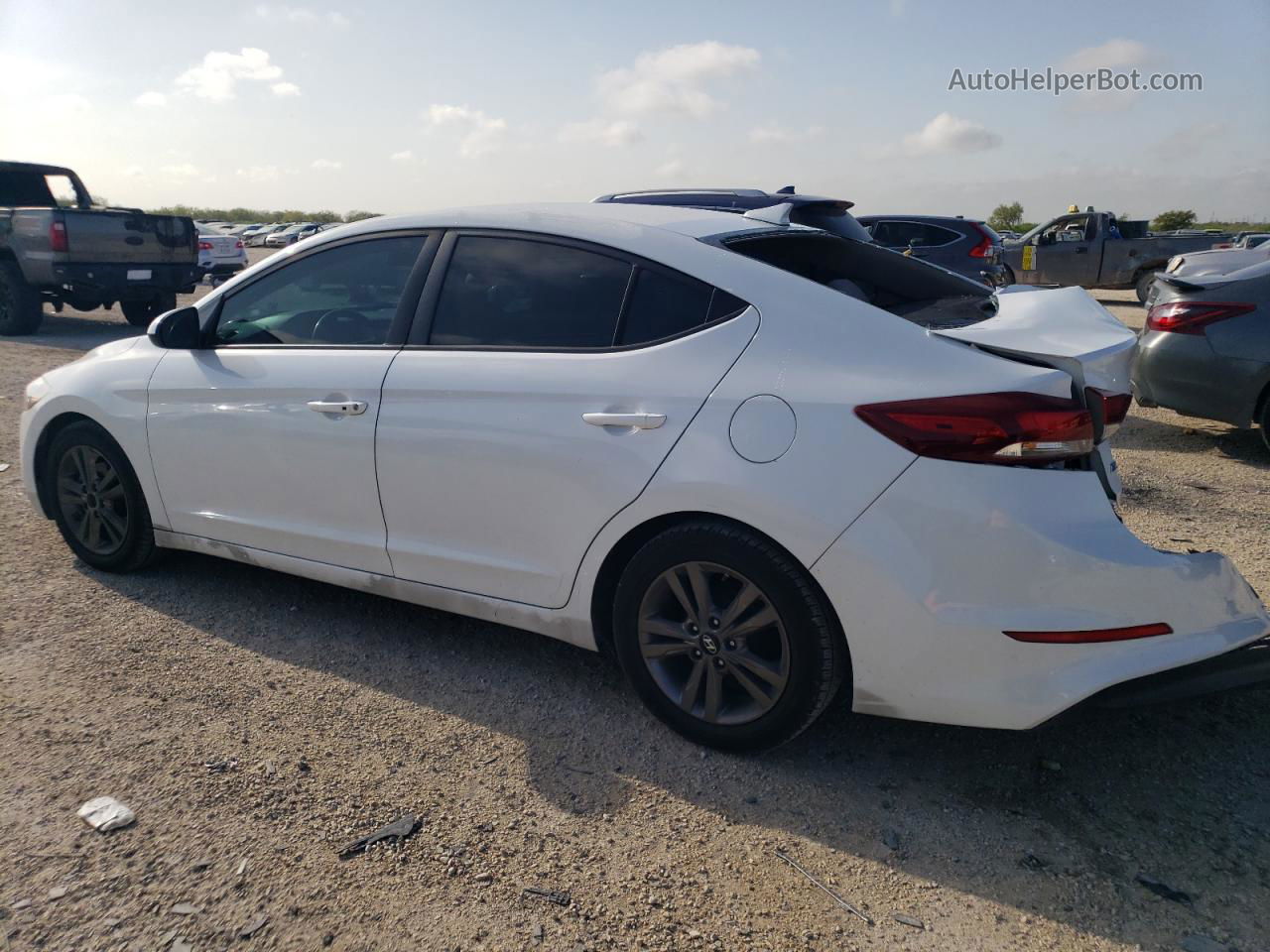 2017 Hyundai Elantra Se White vin: 5NPD84LF9HH013913