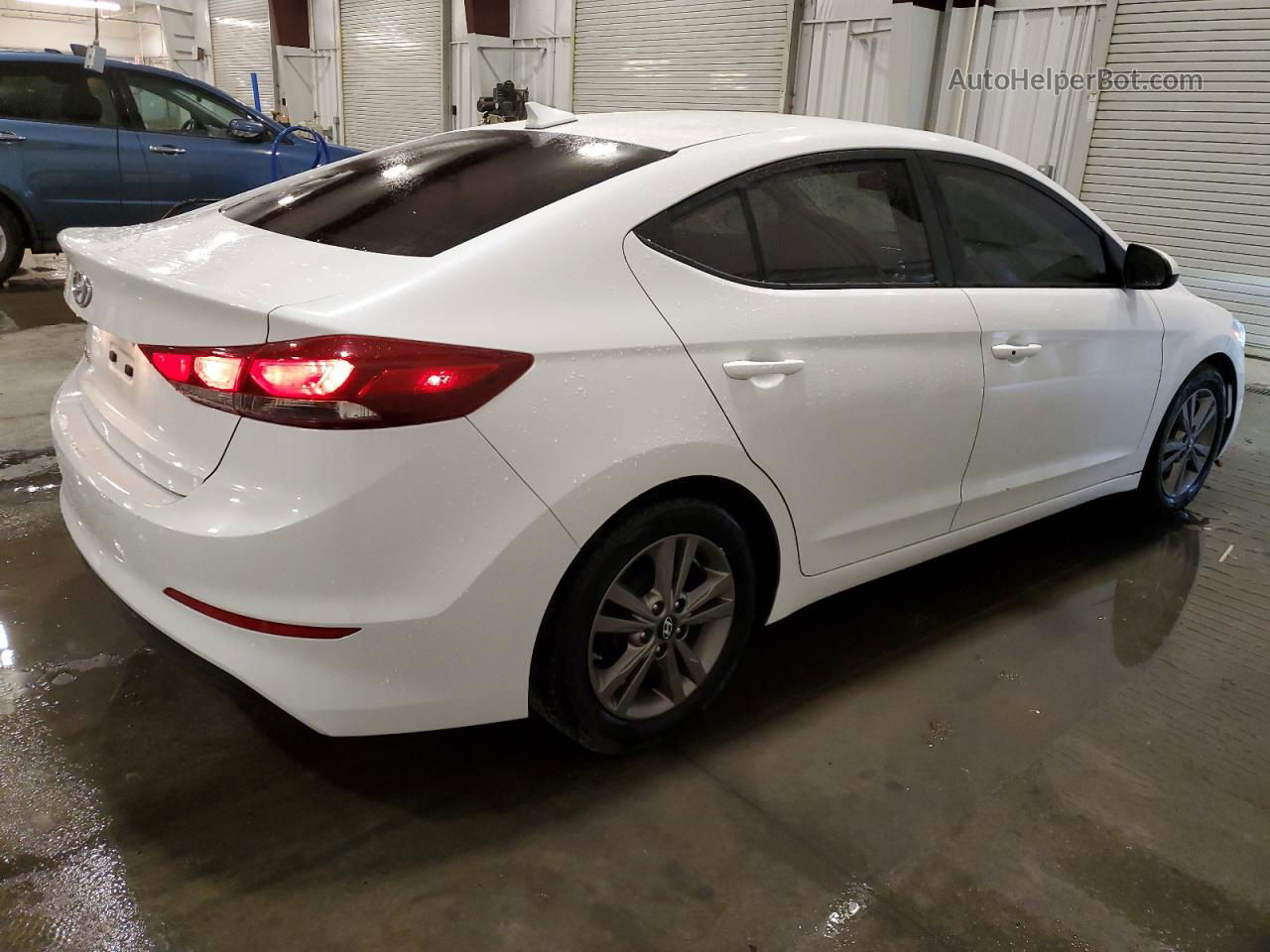 2017 Hyundai Elantra Se White vin: 5NPD84LFXHH063705