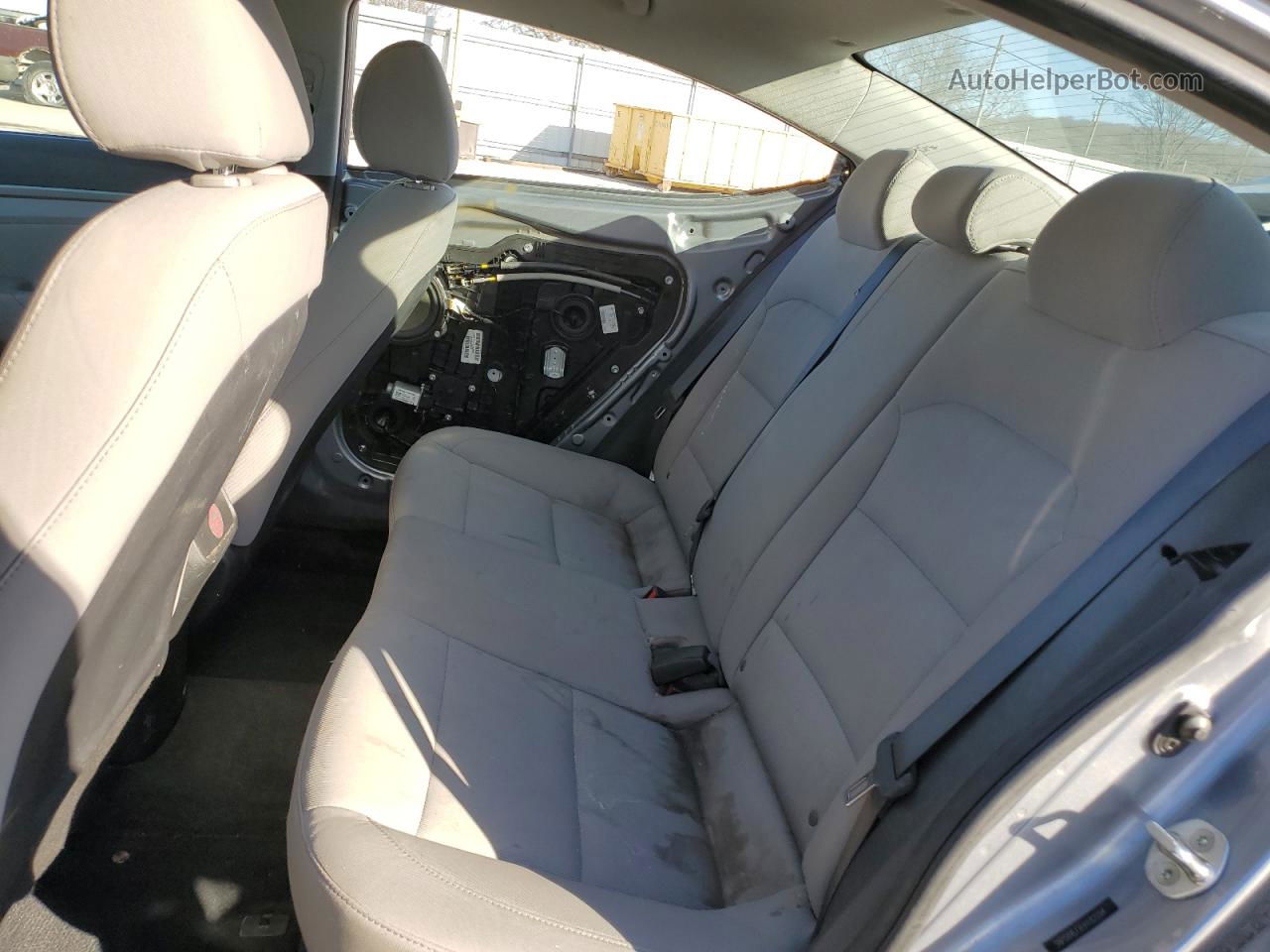 2017 Hyundai Elantra Se Silver vin: 5NPD84LFXHH182094