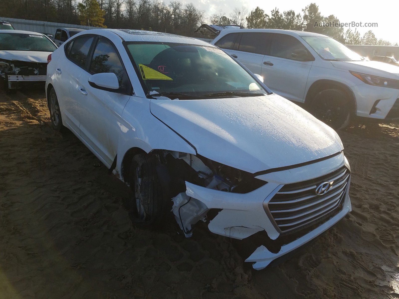 2017 Hyundai Elantra Se White vin: 5NPD84LFXHH187683