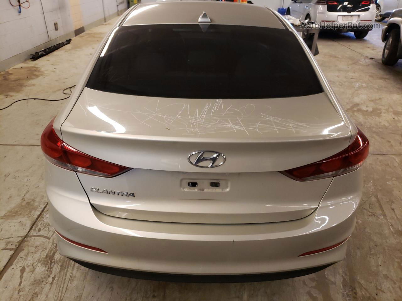 2017 Hyundai Elantra Se Серебряный vin: 5NPD84LFXHH204983