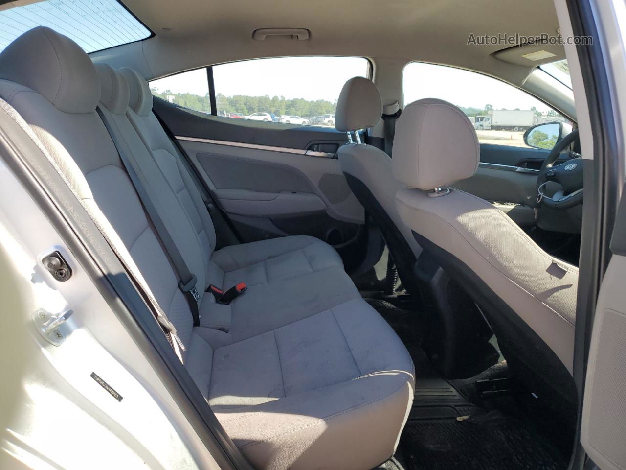 2019 Hyundai Elantra Sel Silver vin: 5NPD84LFXKH409453