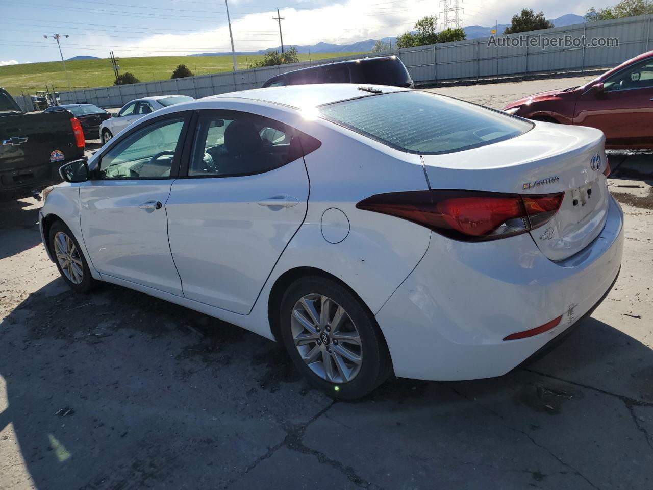 2016 Hyundai Elantra Se White vin: 5NPDH4AE1GH745560