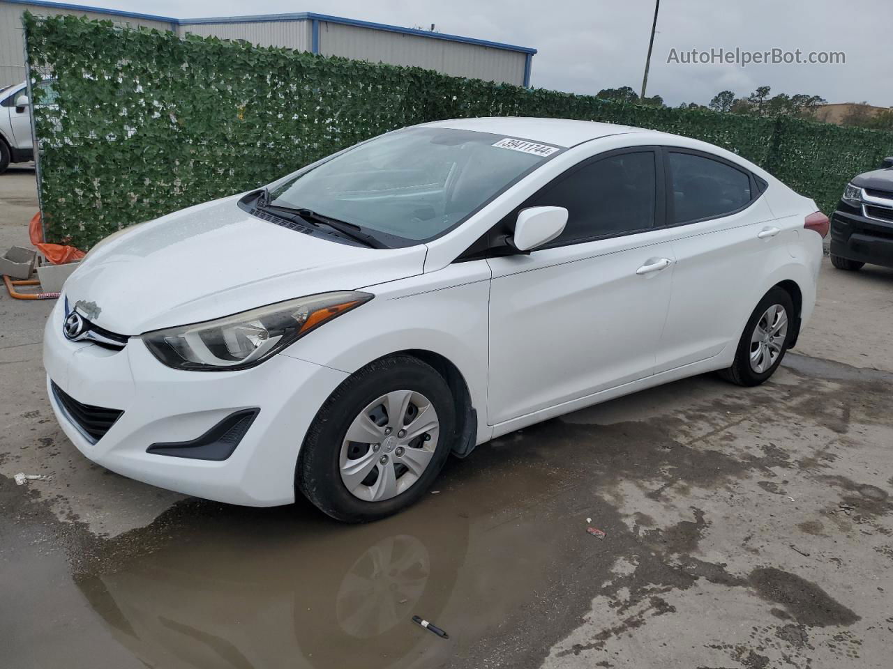 2016 Hyundai Elantra Se White vin: 5NPDH4AE1GH776694