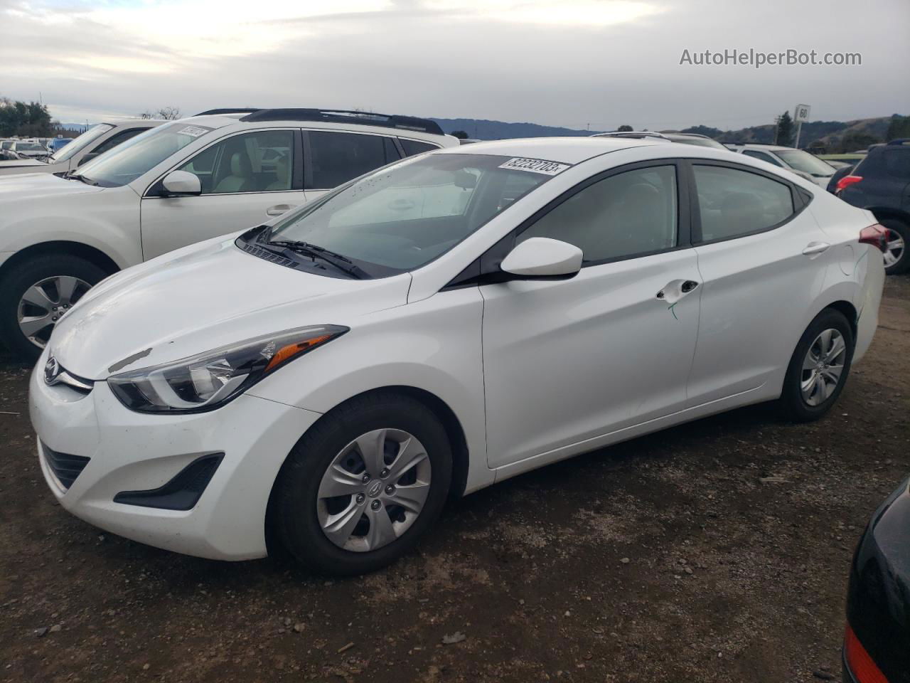 2016 Hyundai Elantra Se White vin: 5NPDH4AE1GH787386