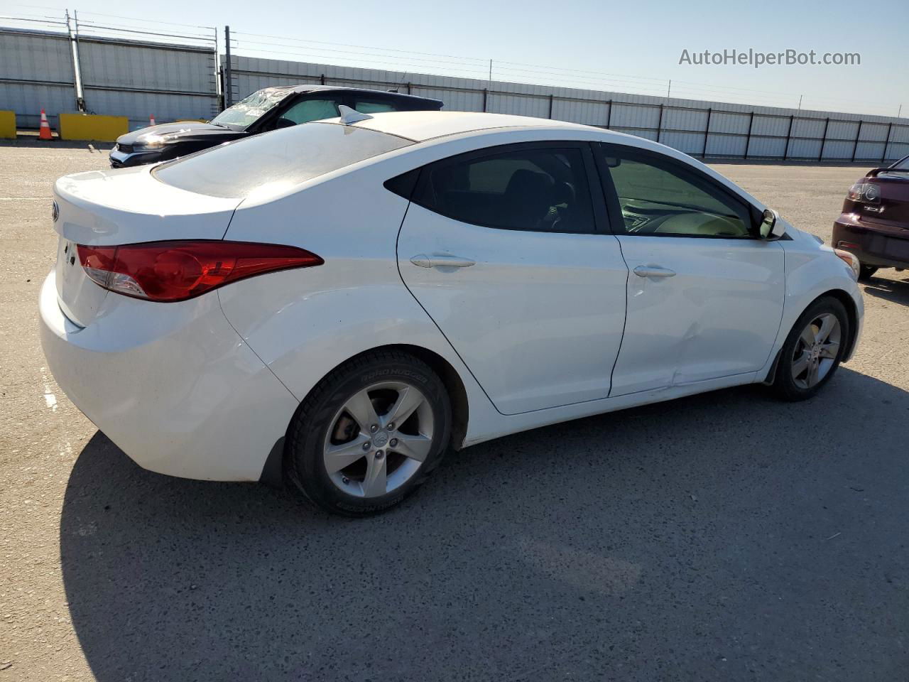 2012 Hyundai Elantra Gls Белый vin: 5NPDH4AE2CH104380