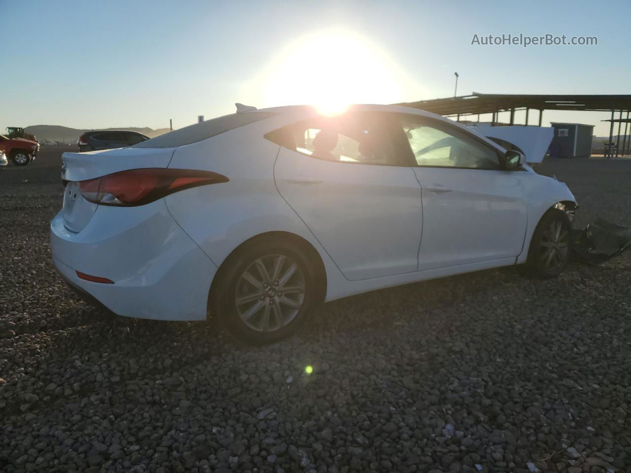 2016 Hyundai Elantra Se White vin: 5NPDH4AE2GH670075