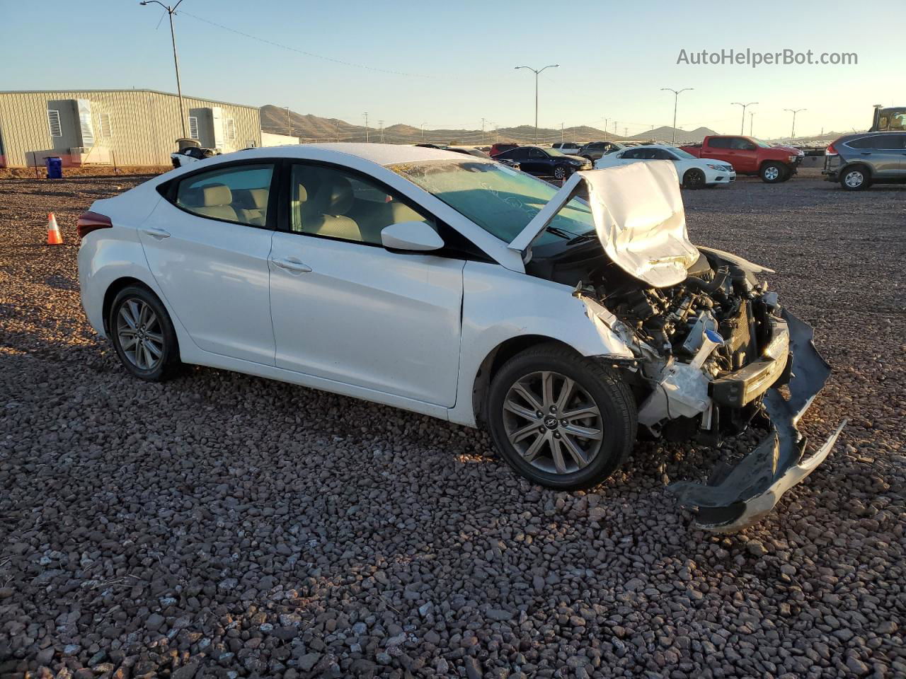 2016 Hyundai Elantra Se White vin: 5NPDH4AE2GH670075