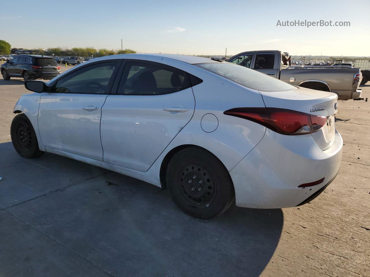 2016 Hyundai Elantra Se White vin: 5NPDH4AE2GH767096